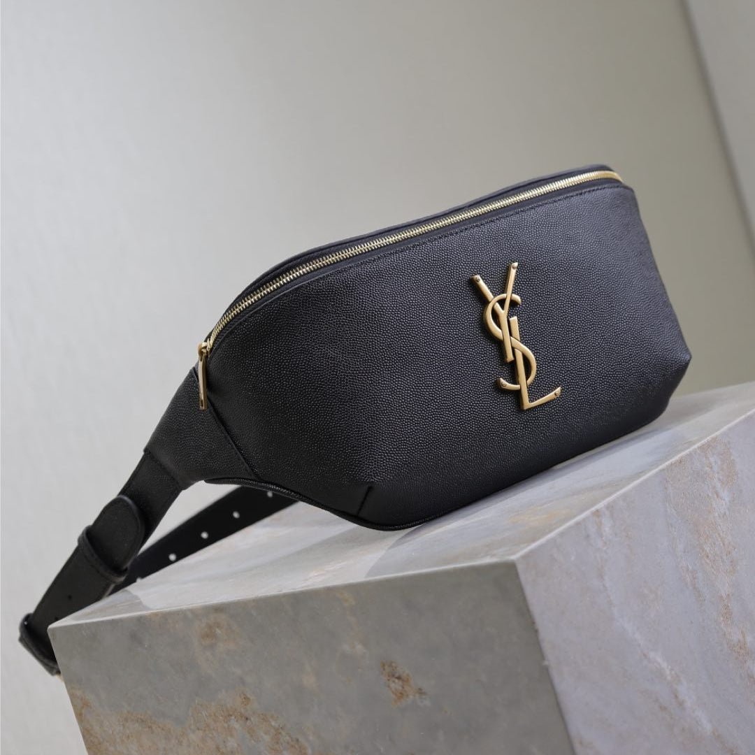 {Style No: 7WNV3G7W} CLASSIC CROSSBODY BAG 25 IN BLACK CAVIAR LEATHER GOLD LOGO