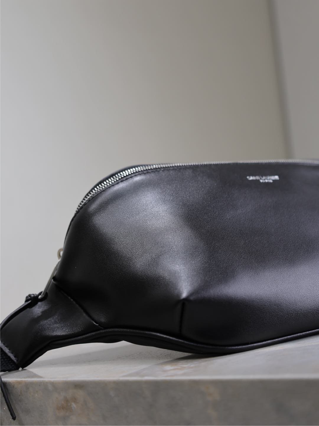 {Style No: LTIPXAX3} CLASSIC CROSSBODY BAG 26 IN BLACK LAMBSKIN - Image 7