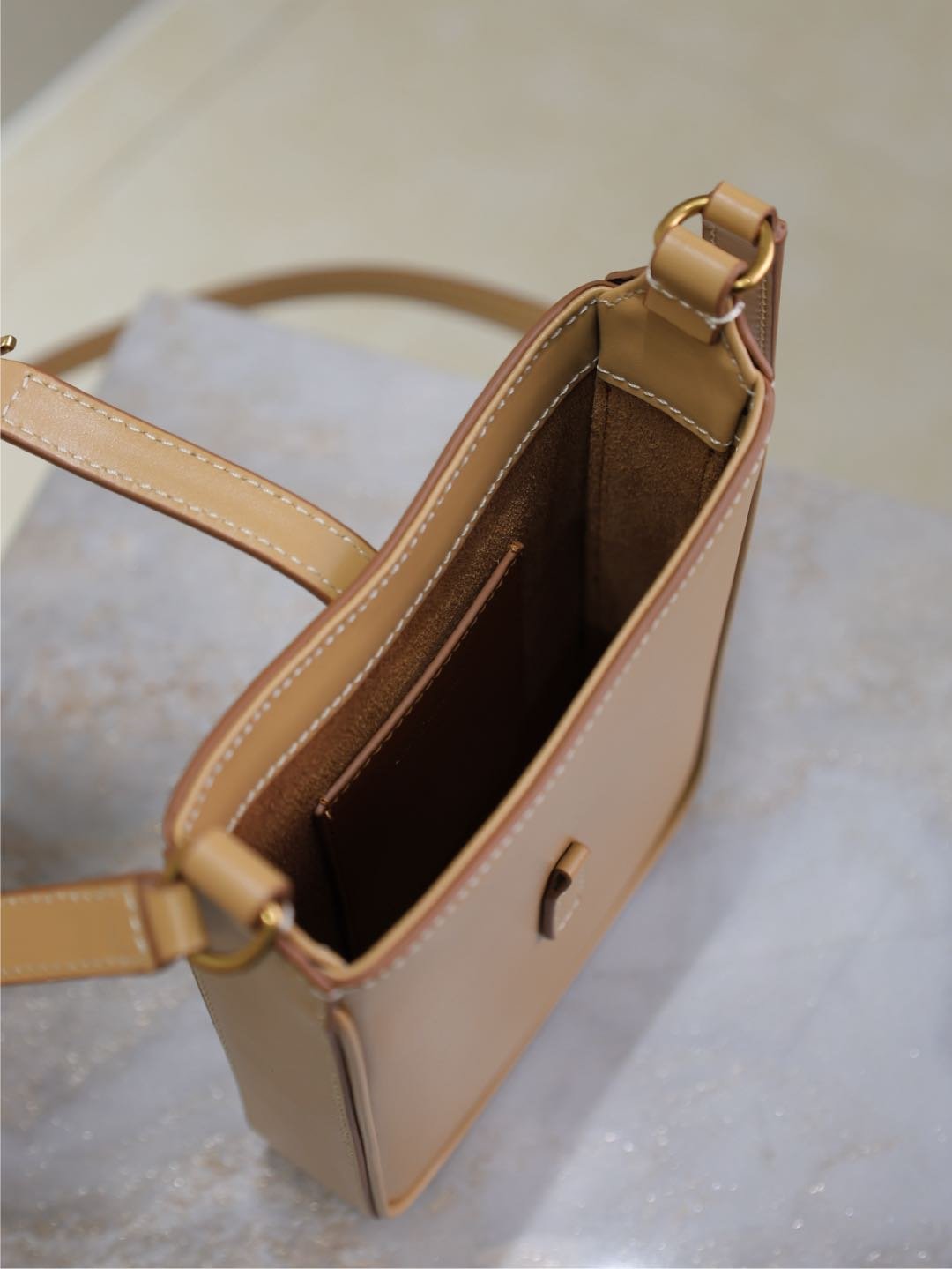 {Style No: LGSR8JT8} LE 5 À 7 PHONE BAG 18 IN CIDER BROWN CALFSKIN - Image 2