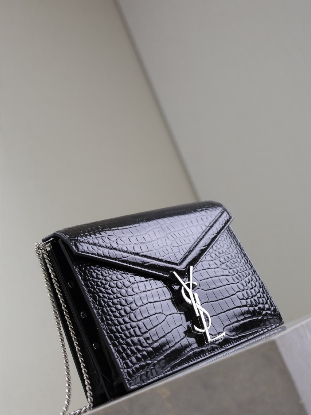 {Style No: BU8IJOWY} CASSANDRA CHAIN BAG 22 IN BLACK CROCODILE PATTERN CALFSKIN SILVER HARDWARE - Image 5