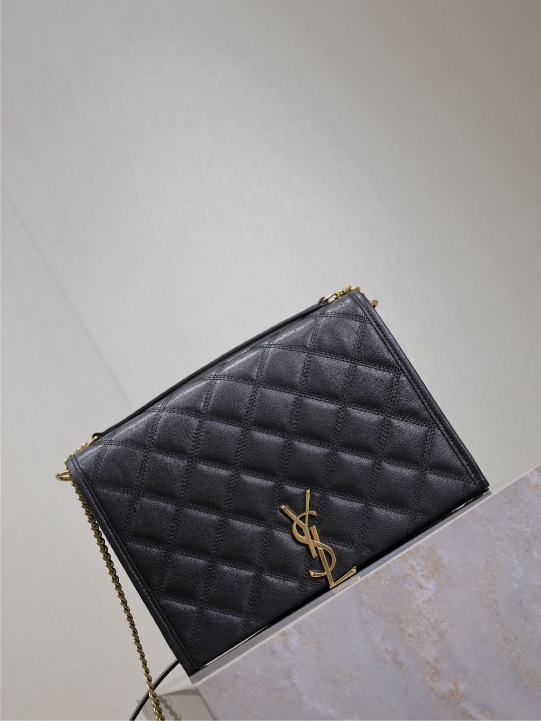 {Style No: FHGAR91Q} BECKY 26 IN BLACK QUILTED LAMBSKIN GOLD HARDWARE - Image 7