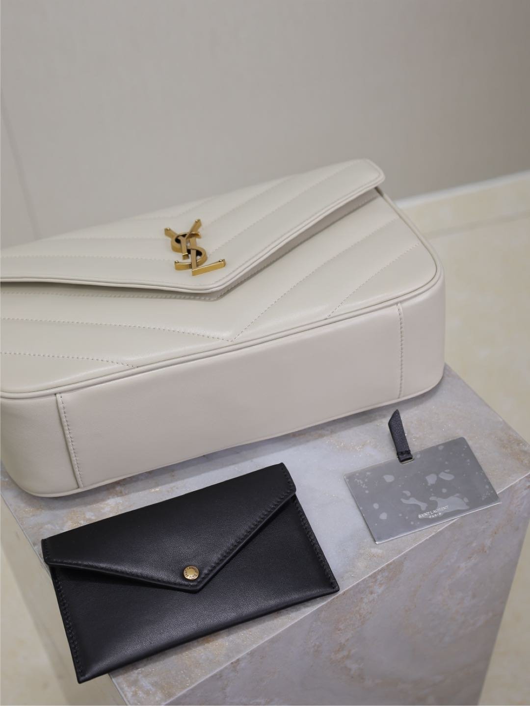 {Style No: ET64U3C5} LOULOU MEDIUM 29 IN WHITE SHEEPSKIN GOLD HARDWARE - Image 3