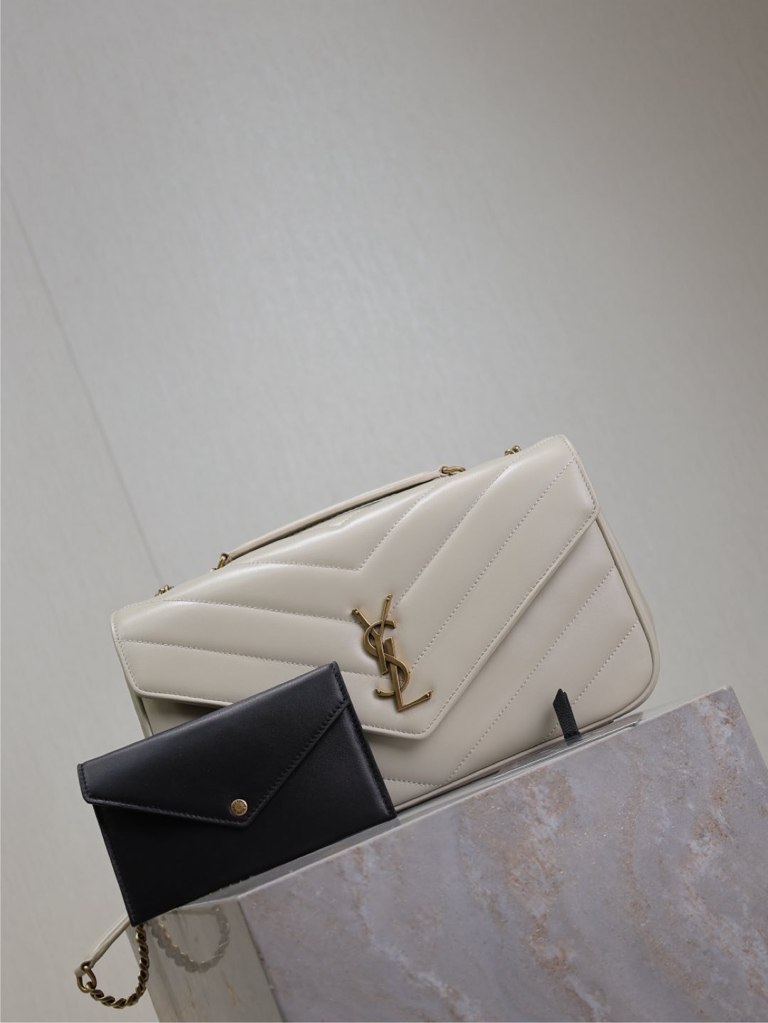 {Style No: ET64U3C5} LOULOU MEDIUM 29 IN WHITE SHEEPSKIN GOLD HARDWARE - Image 7