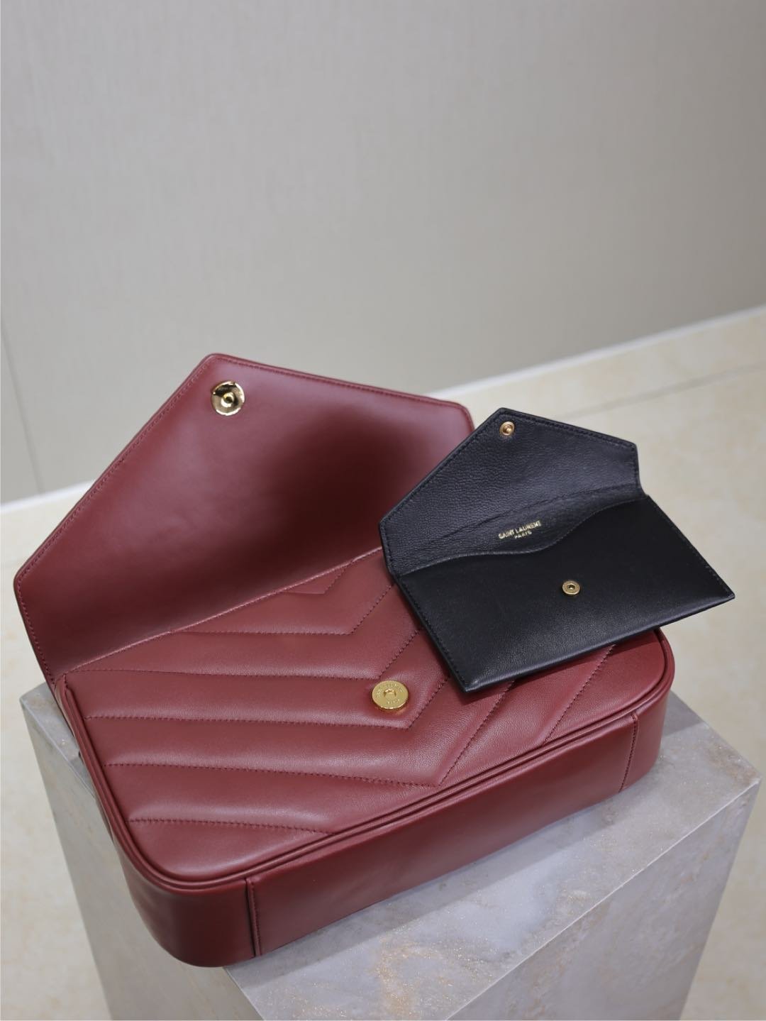 {Style No: 9S5I4AOC} LOULOU MEDIUM 29 IN BURGUNDY RED SHEEPSKIN GOLD HARDWARE - Image 8