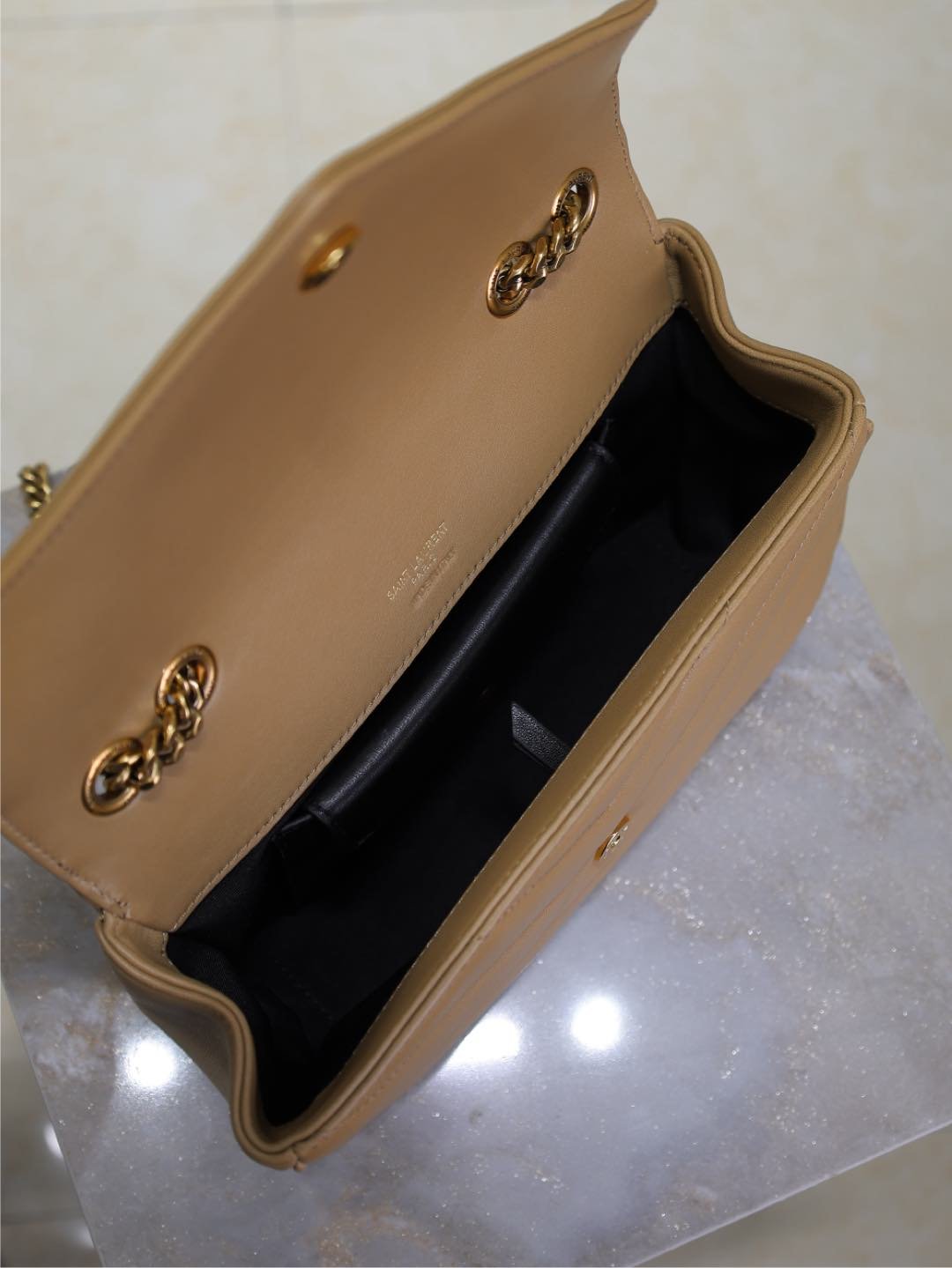 {Style No: D6MKVNNK} LOULOU SMALL 24 IN MILK TEA SHEEPSKIN GOLD HARDWARE - Image 2