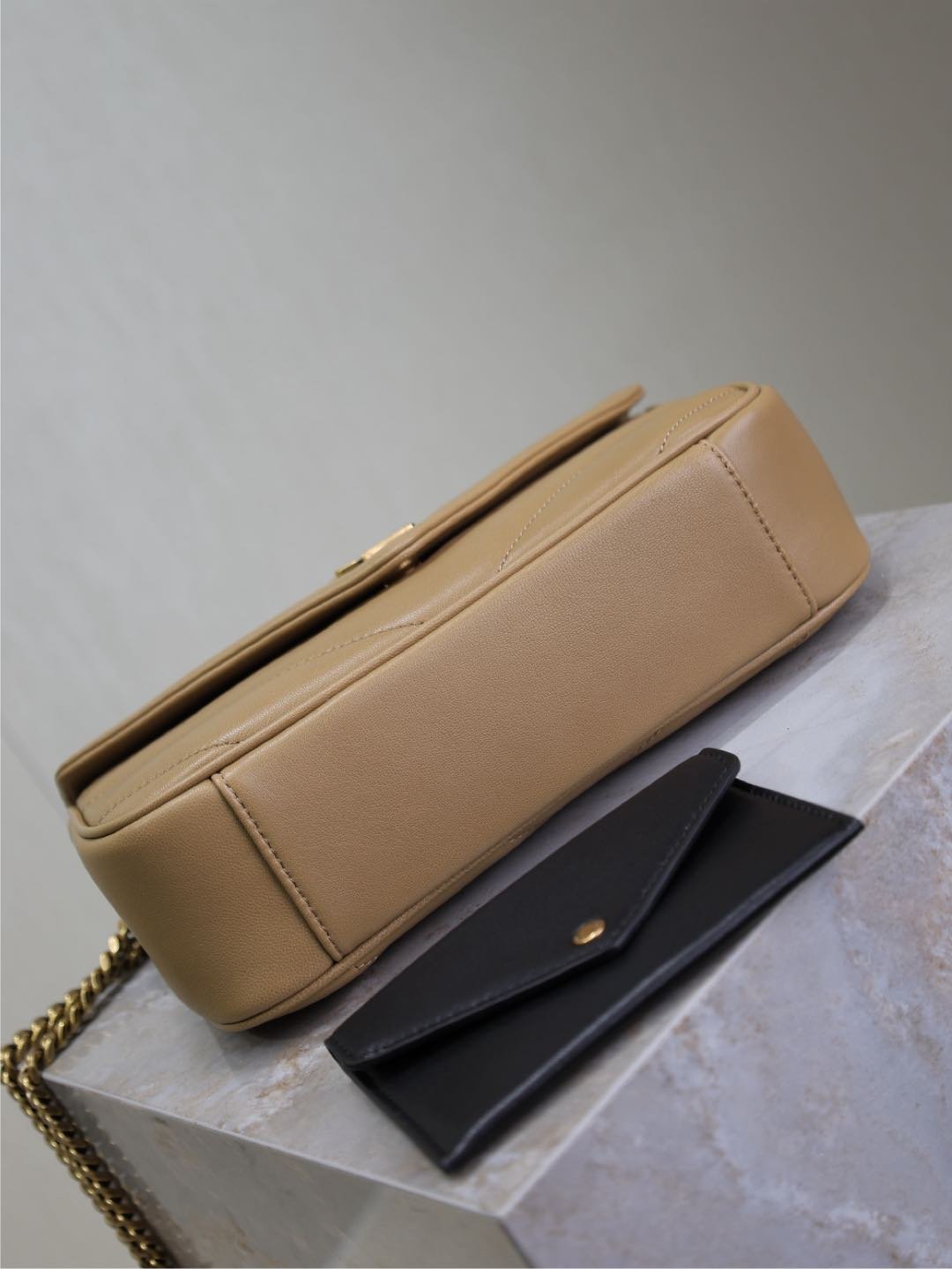 {Style No: D6MKVNNK} LOULOU SMALL 24 IN MILK TEA SHEEPSKIN GOLD HARDWARE - Image 6