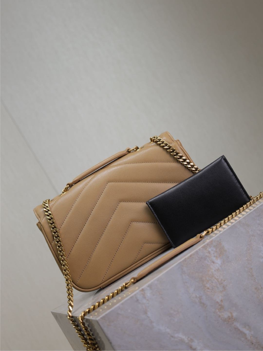{Style No: D6MKVNNK} LOULOU SMALL 24 IN MILK TEA SHEEPSKIN GOLD HARDWARE - Image 8