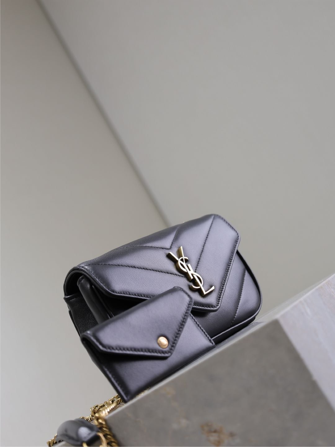 {Style No: DPMG7688} LOULOU MINI 20 IN BLACK SHEEPSKIN GOLD HARDWARE - Image 5