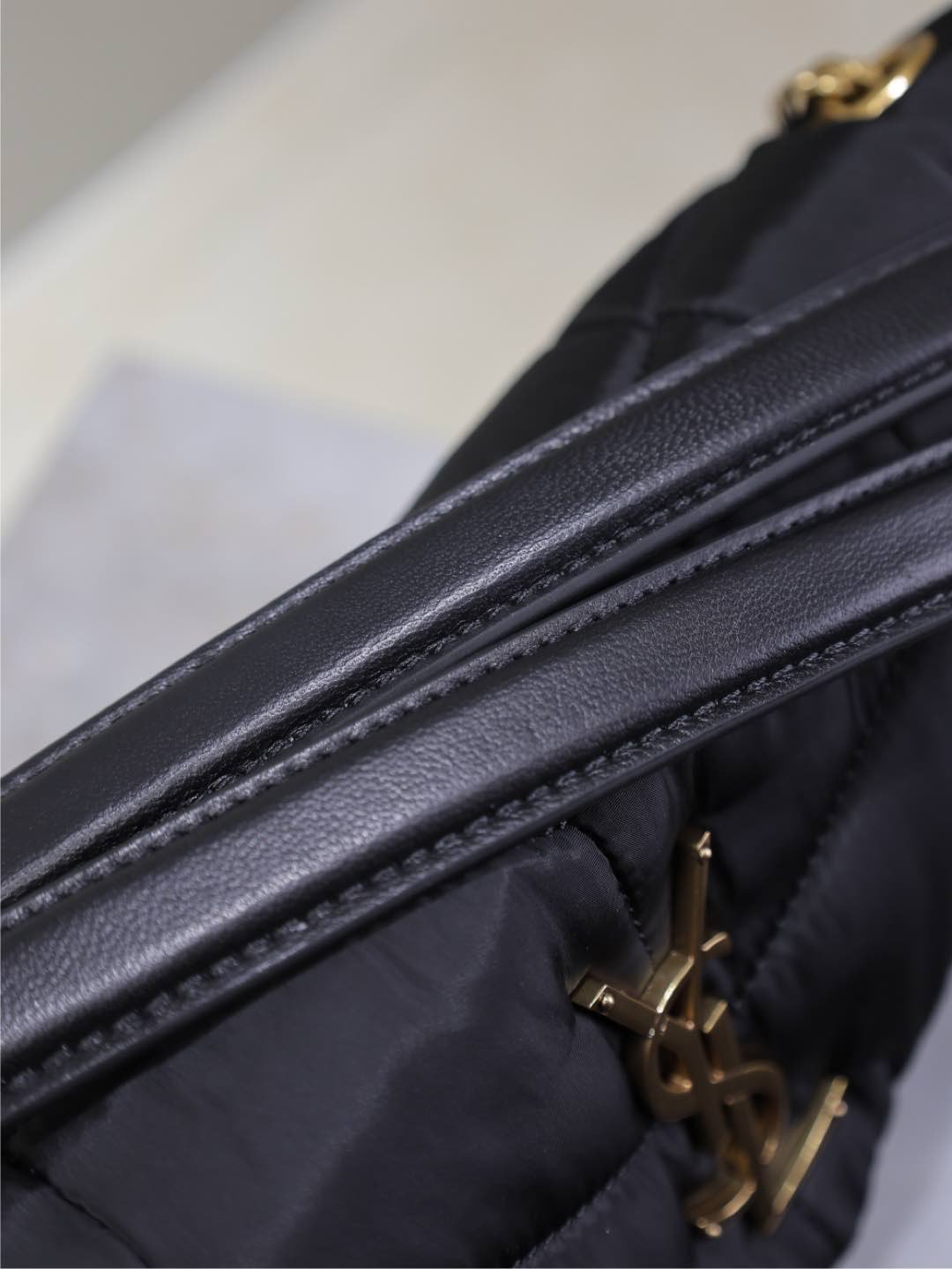 {Style No: 5A9QUJYX} YSL 25S LOULOU PUFFER MEDIUM 29 IN BLACK NYLON - Image 6