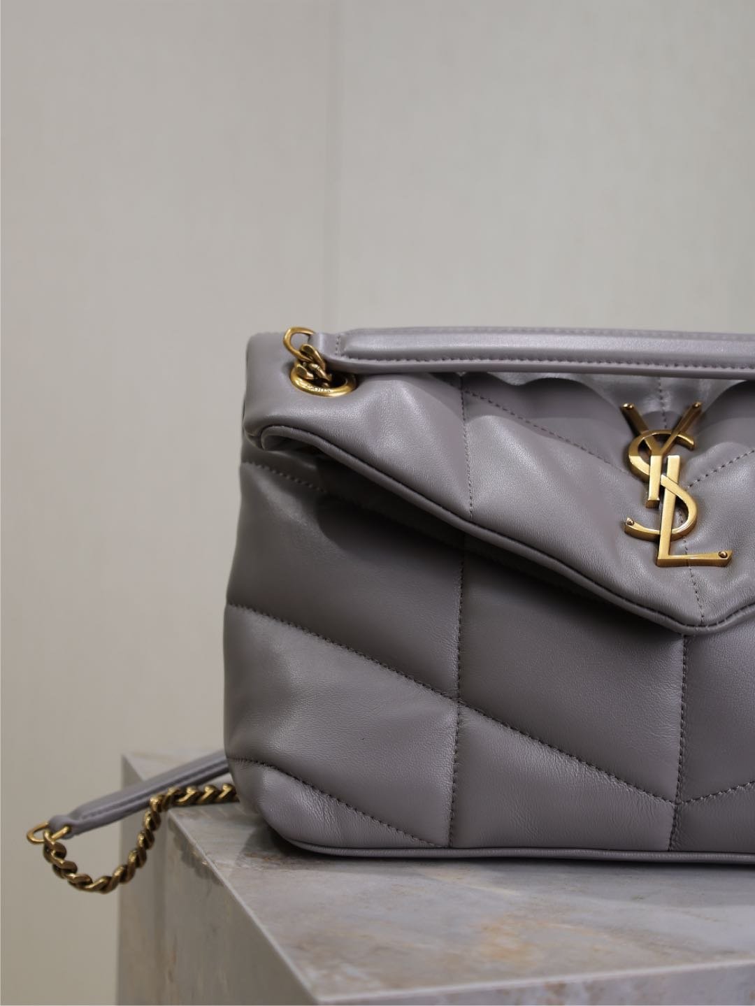 {Style No: LMXNCL98} YSL 25S LOULOU PUFFER MEDIUM 29 IN SMOKY LAVENDER CALFSKIN - Image 6