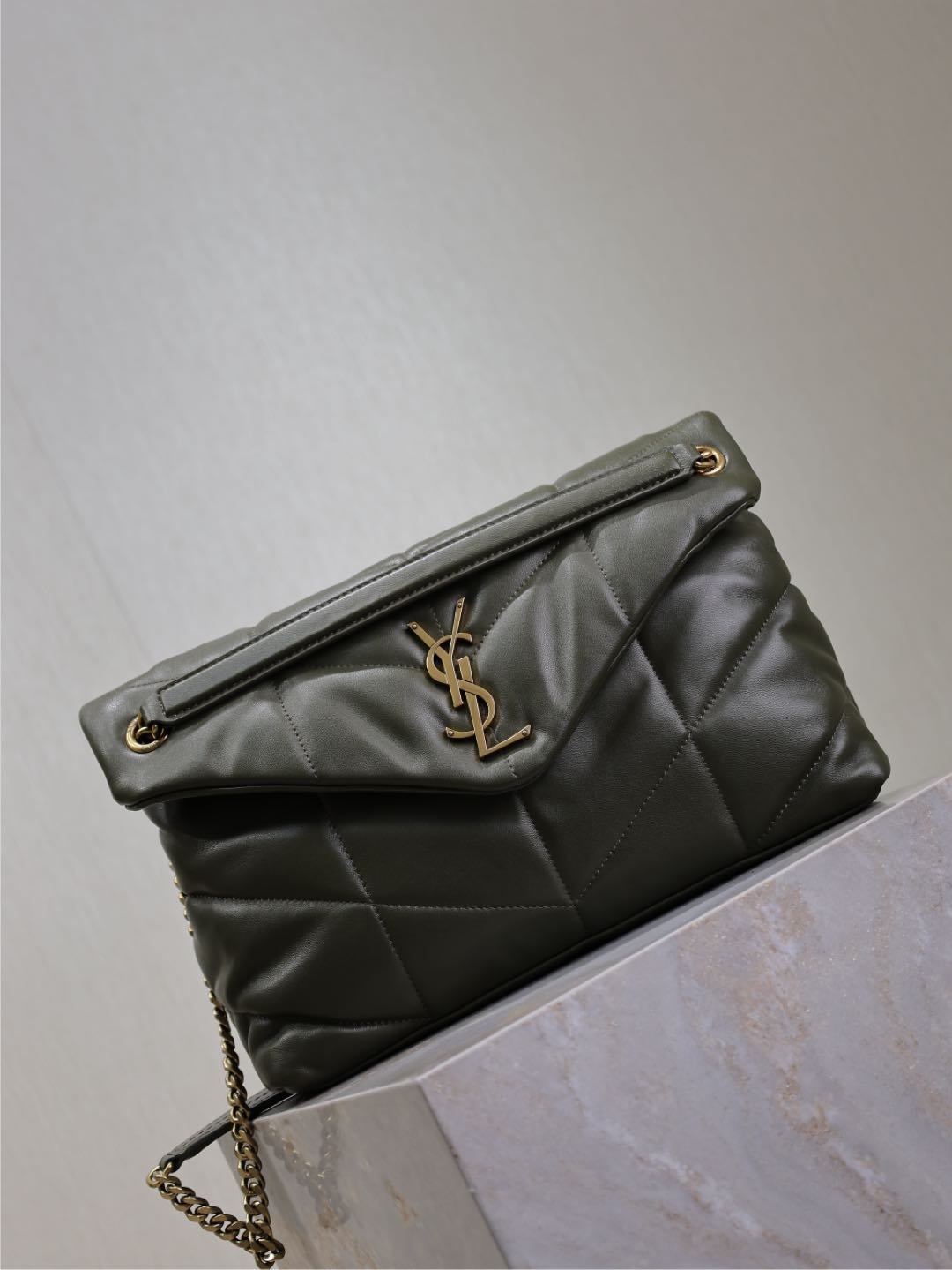 {Style No: 37WKGI9L} YSL 25S LOULOU PUFFER GM 35 IN DARK OLIVE CALFSKIN GOLD HARDWARE - Image 2