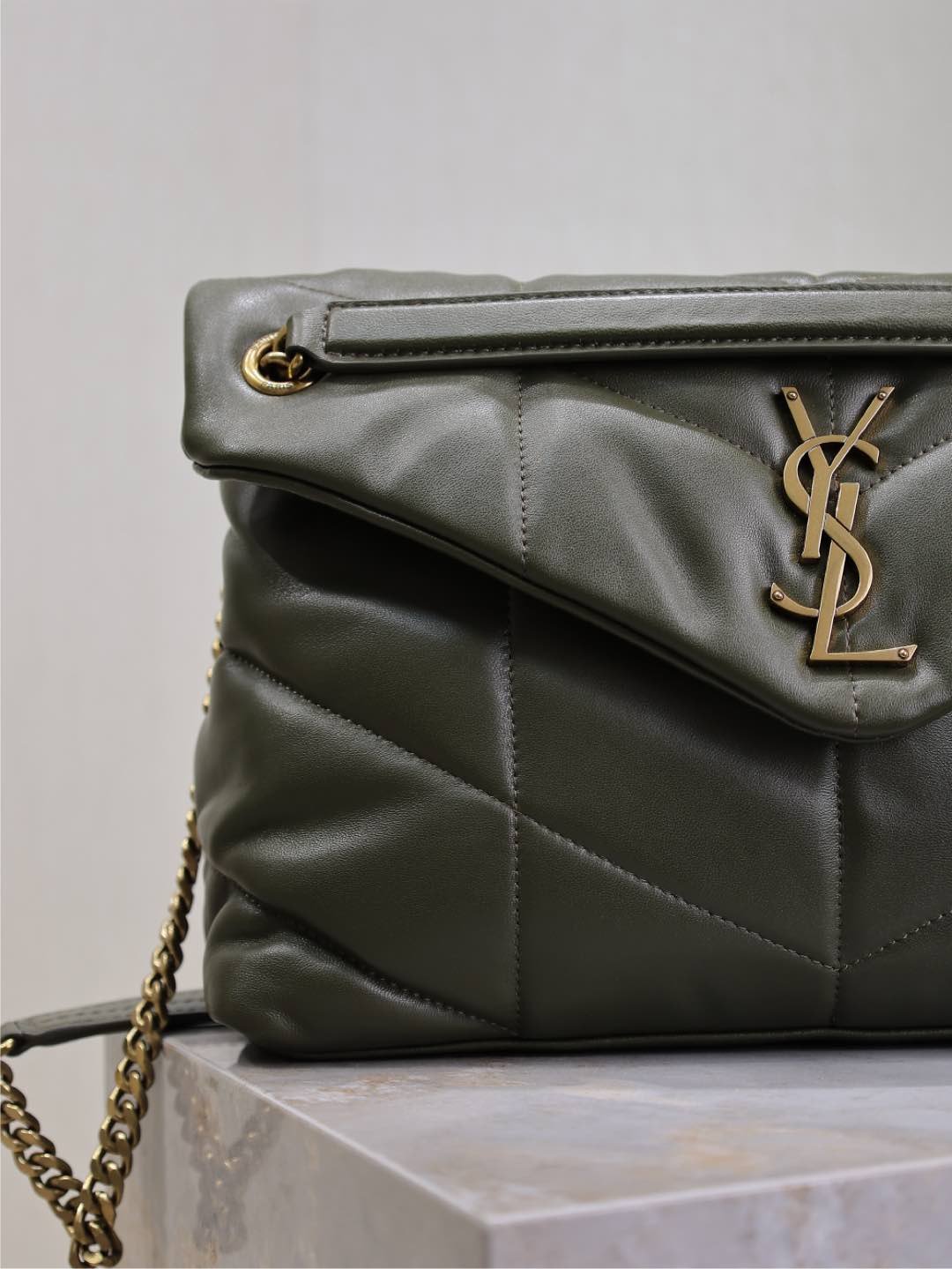 {Style No: 37WKGI9L} YSL 25S LOULOU PUFFER GM 35 IN DARK OLIVE CALFSKIN GOLD HARDWARE - Image 3