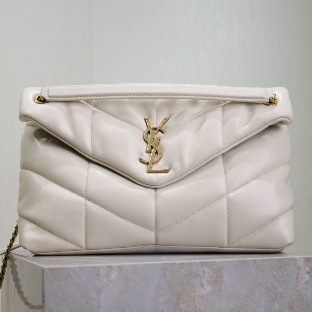 {Style No: 5R4DY8SH} YSL 25S LOULOU PUFFER GM 35 IN BLANC VINTAGE CALFSKIN GOLD HARDWARE