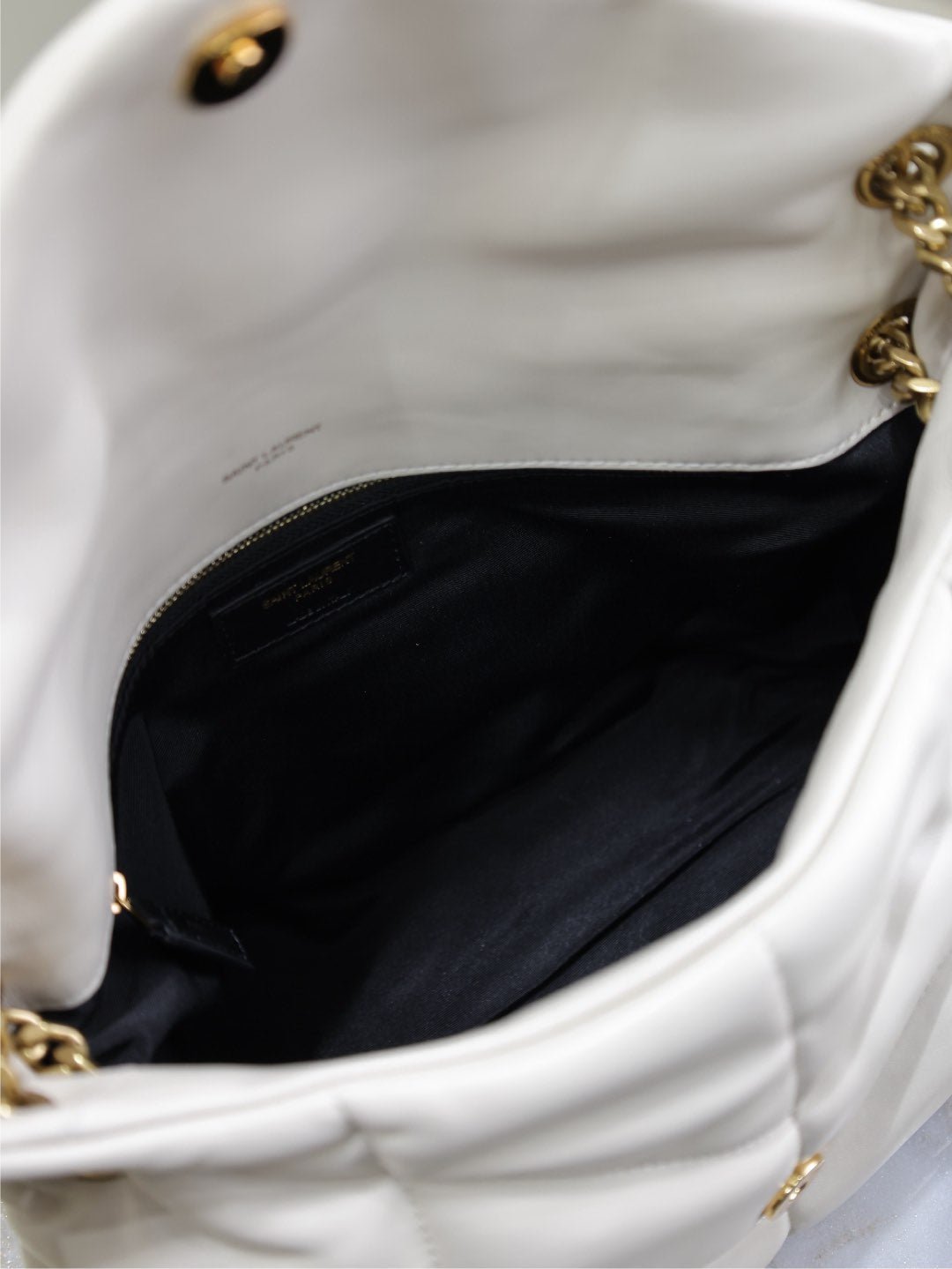 {Style No: 5R4DY8SH} YSL 25S LOULOU PUFFER GM 35 IN BLANC VINTAGE CALFSKIN GOLD HARDWARE - Image 5