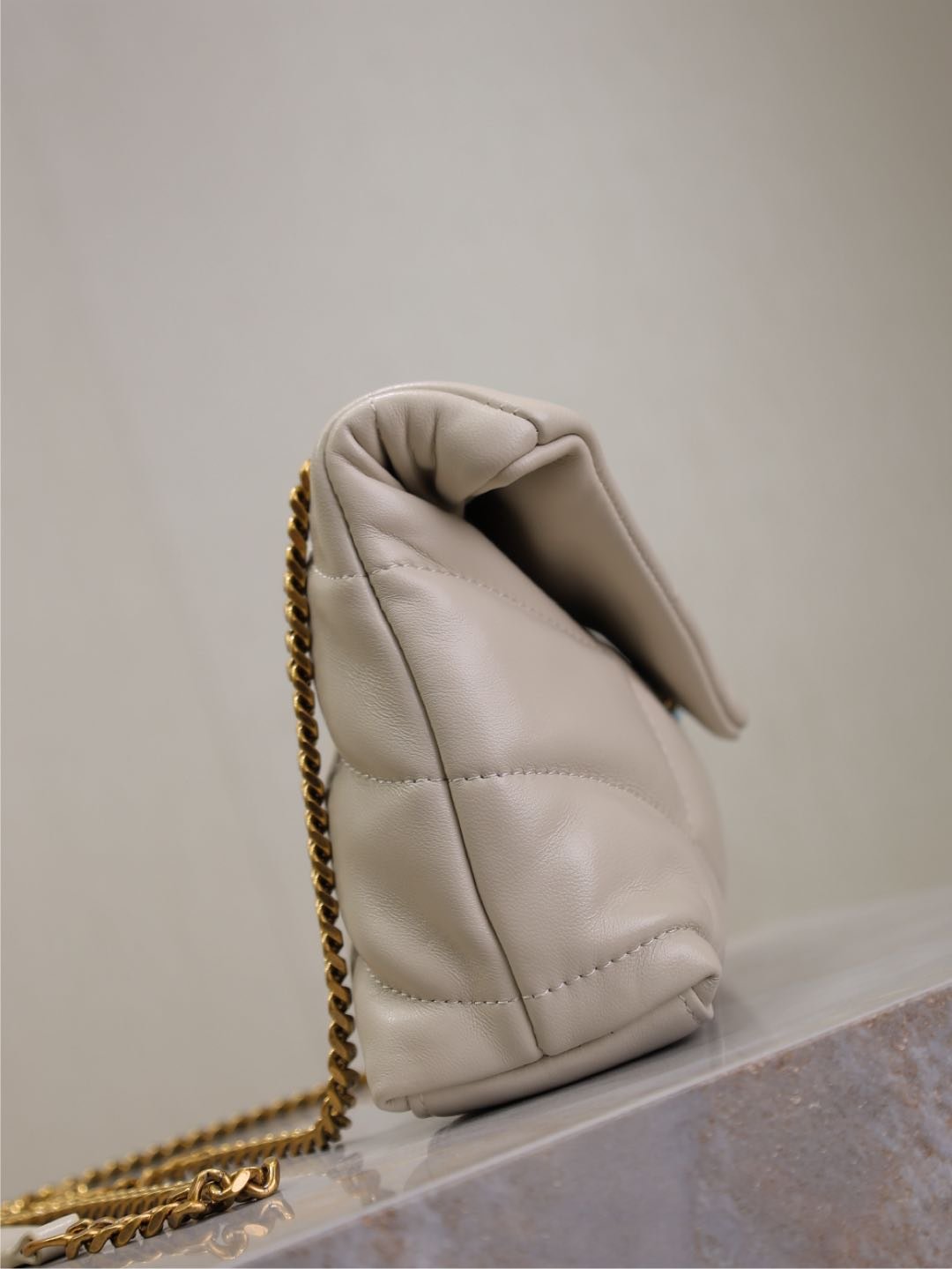 {Style No: DPCUFPUZ} YSL 25S LOULOU PUFFER MINI 23 IN BLANC VINTAGE CALFSKIN GOLD HARDWRE - Image 7