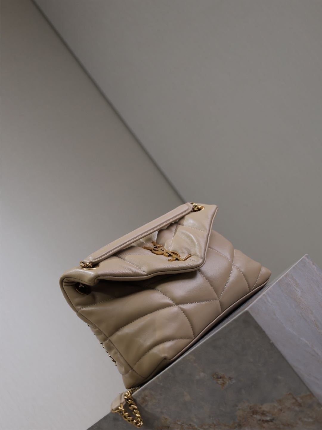 {Style No: FXDH9WQW} YSL 25S LOULOU PUFFER MM 29 IN BROWN CALFSKIN GOLD HARDWARE - Image 7