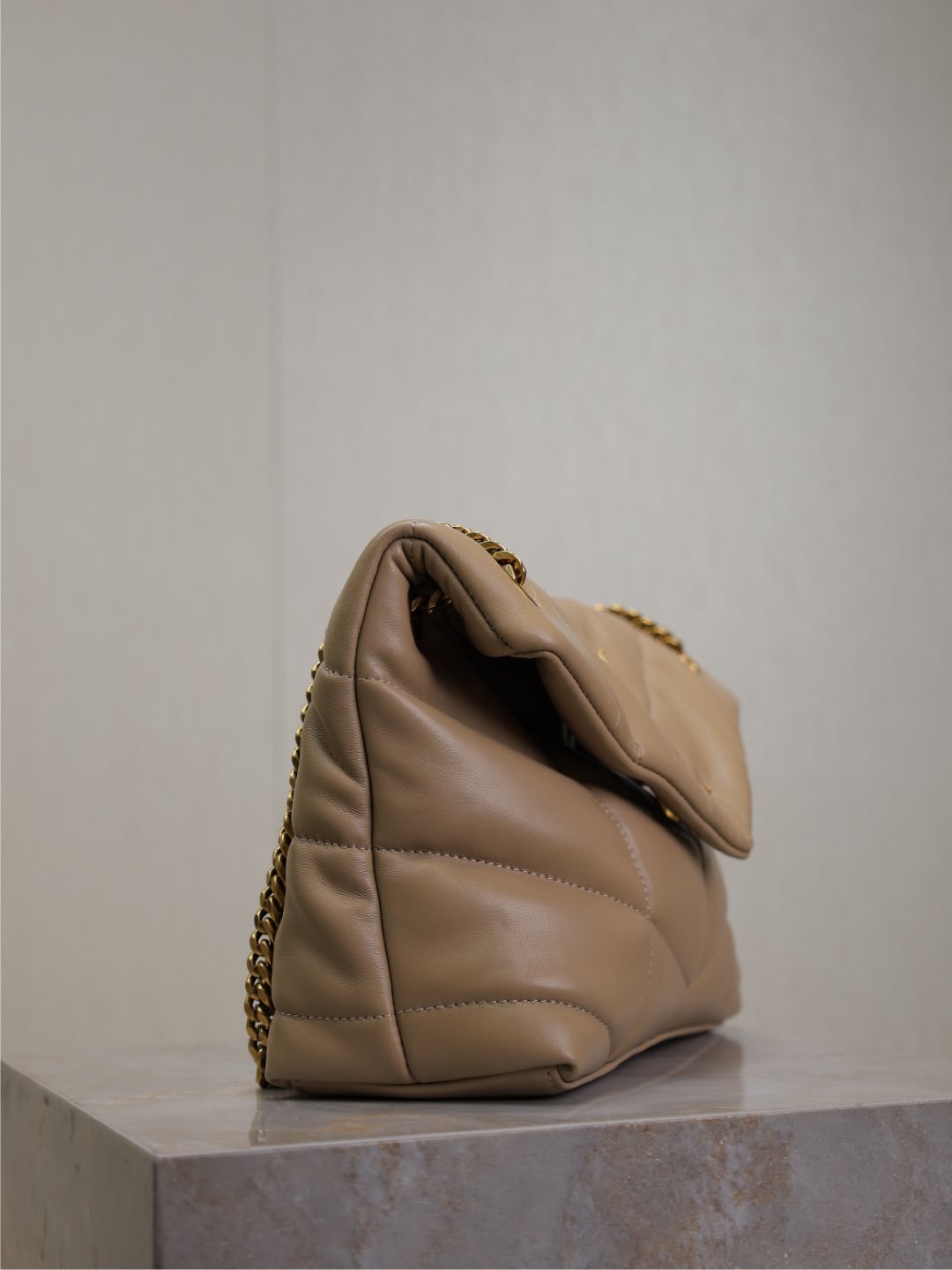 {Style No: FXDH9WQW} YSL 25S LOULOU PUFFER MM 29 IN BROWN CALFSKIN GOLD HARDWARE - Image 6
