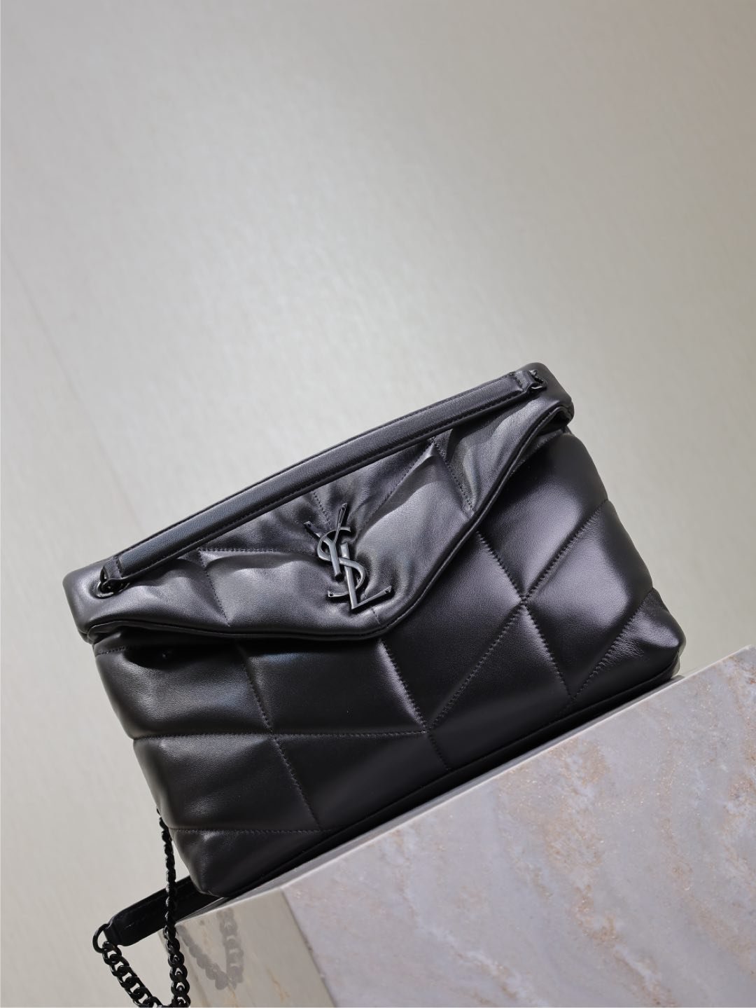 {Style No: 4M4Y4WLJ} YSL 25S LOULOU PUFFER GM 35 IN BLACK CALFSKIN BLACK HARDWARE - Image 7