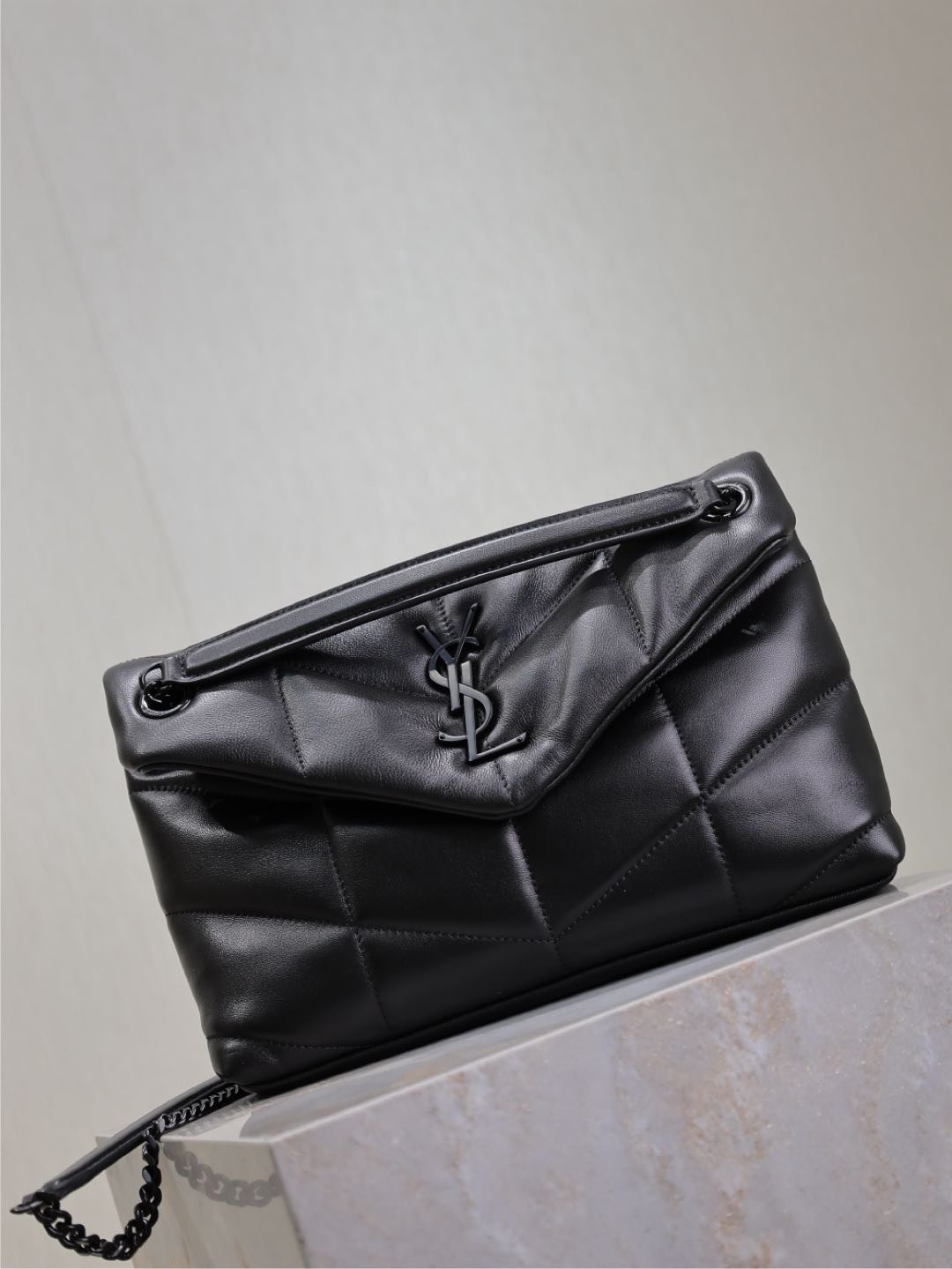 {Style No: 2IO1QT38} YSL 25S LOULOU PUFFER MM 29 IN BLACK CALFSKIN BLACK HARDWARE - Image 7