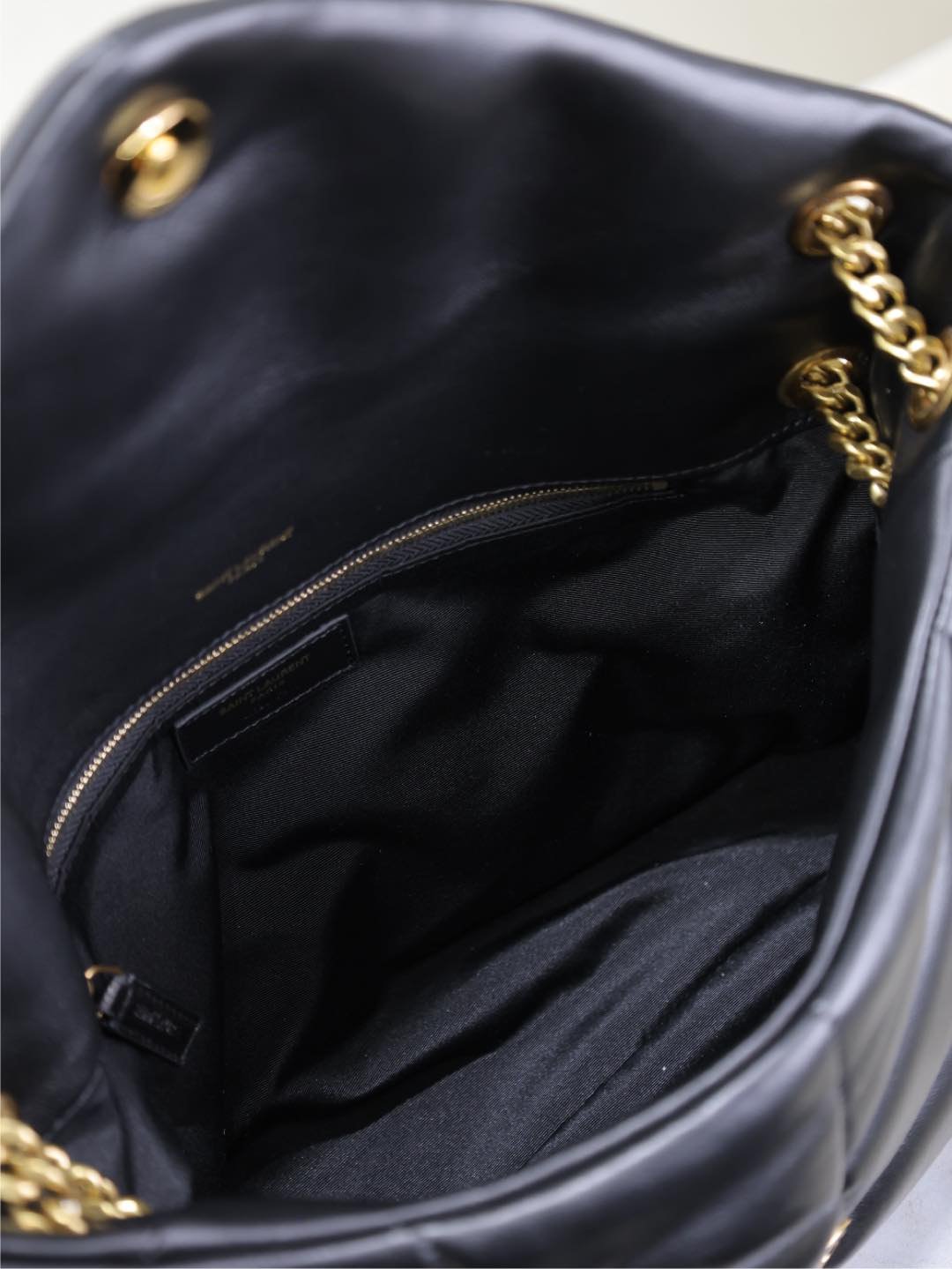 {Style No: E9KRMEHJ} YSL 25S LOULOU PUFFER GM 35 IN BLACK CALFSKIN GOLD HARDWARE - Image 5