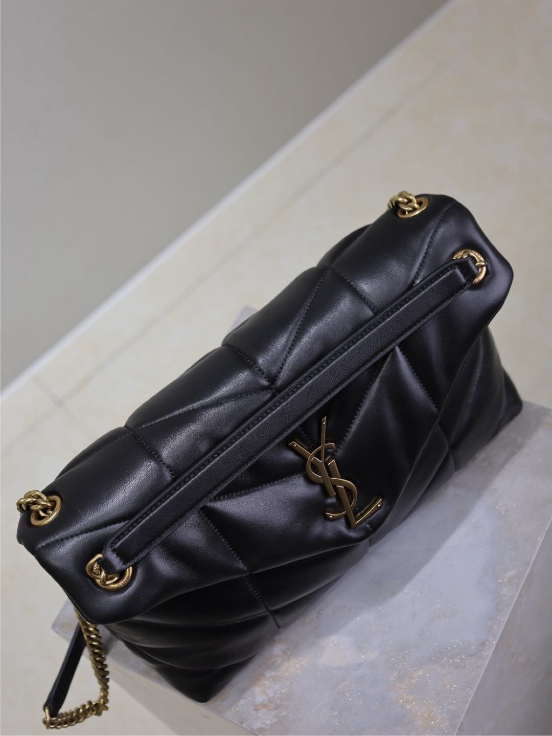 {Style No: E9KRMEHJ} YSL 25S LOULOU PUFFER GM 35 IN BLACK CALFSKIN GOLD HARDWARE - Image 4