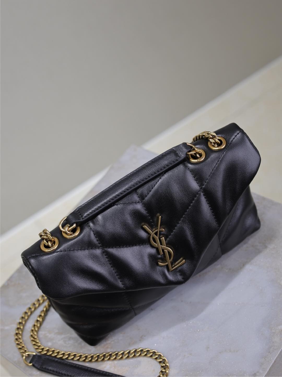 {Style No: 4VW8E62J} YSL 25S LOULOU PUFFER MINI 23 IN BLACK CALFSKIN GOLD HARDWRE - Image 3