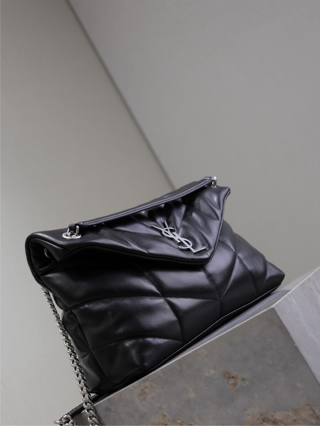 {Style No: RFX2EWN1} YSL 25S LOULOU PUFFER GM 35 IN BLACK CALFSKIN SILVER HARDWRE - Image 6