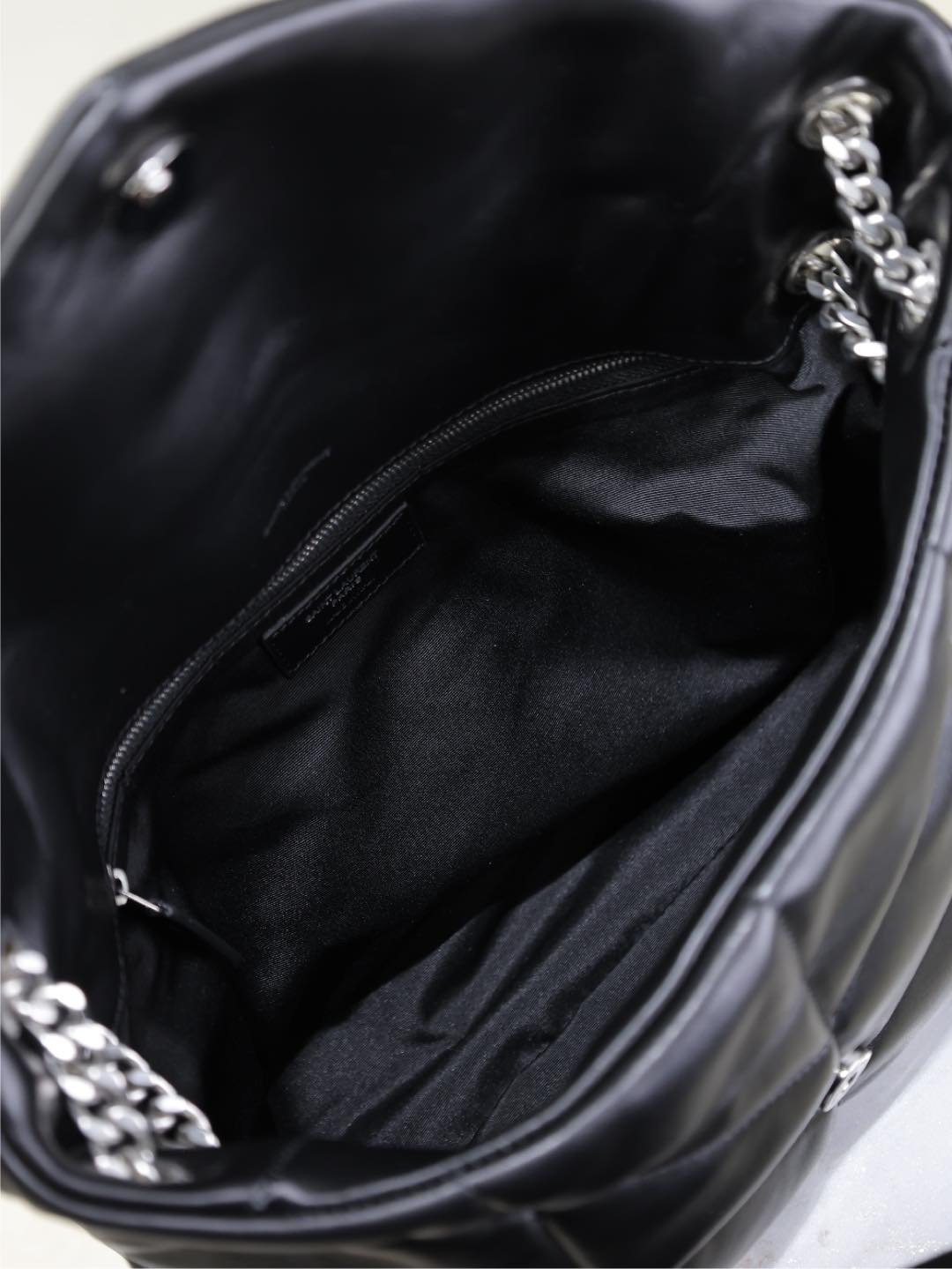 {Style No: RFX2EWN1} YSL 25S LOULOU PUFFER GM 35 IN BLACK CALFSKIN SILVER HARDWRE - Image 5