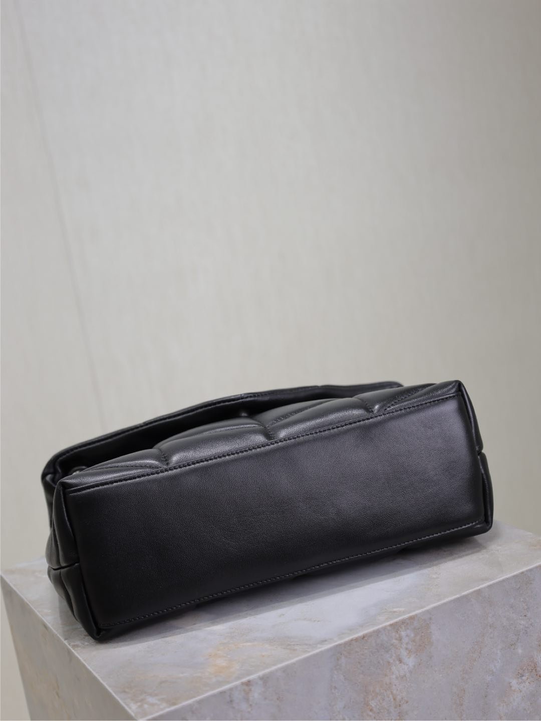 {Style No: 4X859Q89} YSL 25S LOULOU PUFFER MM 29 IN BLACK CALFSKIN SILVER HARDWARE - Image 9