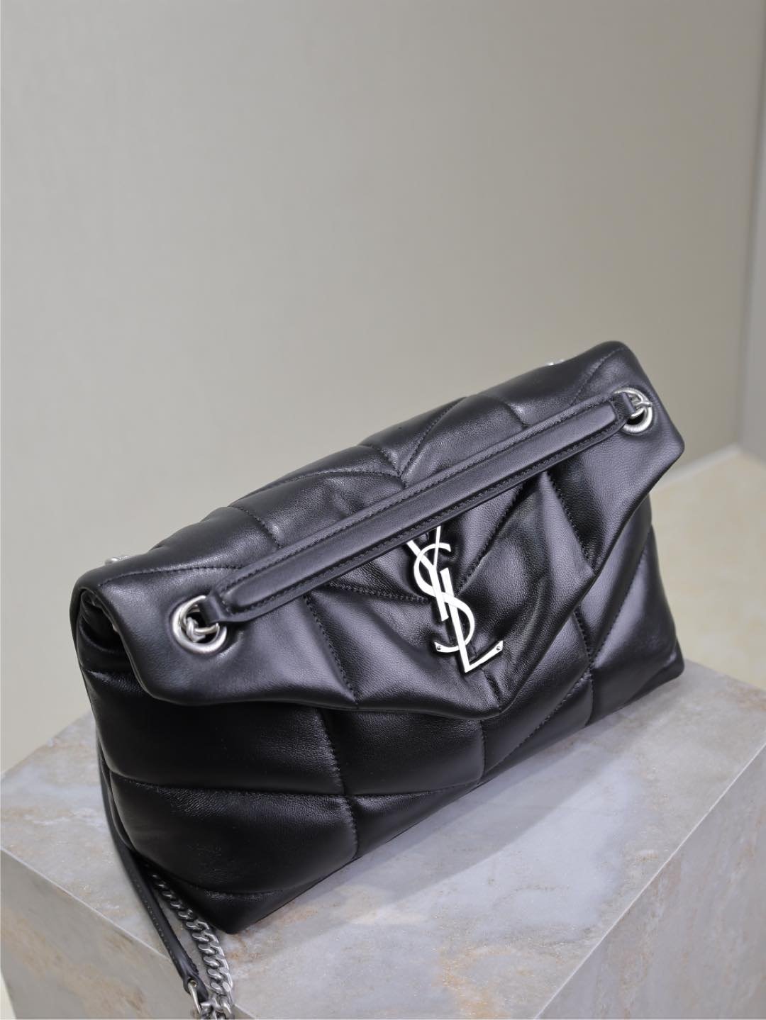 {Style No: 4X859Q89} YSL 25S LOULOU PUFFER MM 29 IN BLACK CALFSKIN SILVER HARDWARE - Image 6
