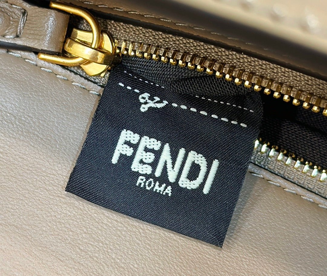 {Style No: LHVJ46GB} FENDI BAGUETTE 27 BAG IN SAND BEIGE CALFSKIN WITH GOLD HARDWARE - Image 5