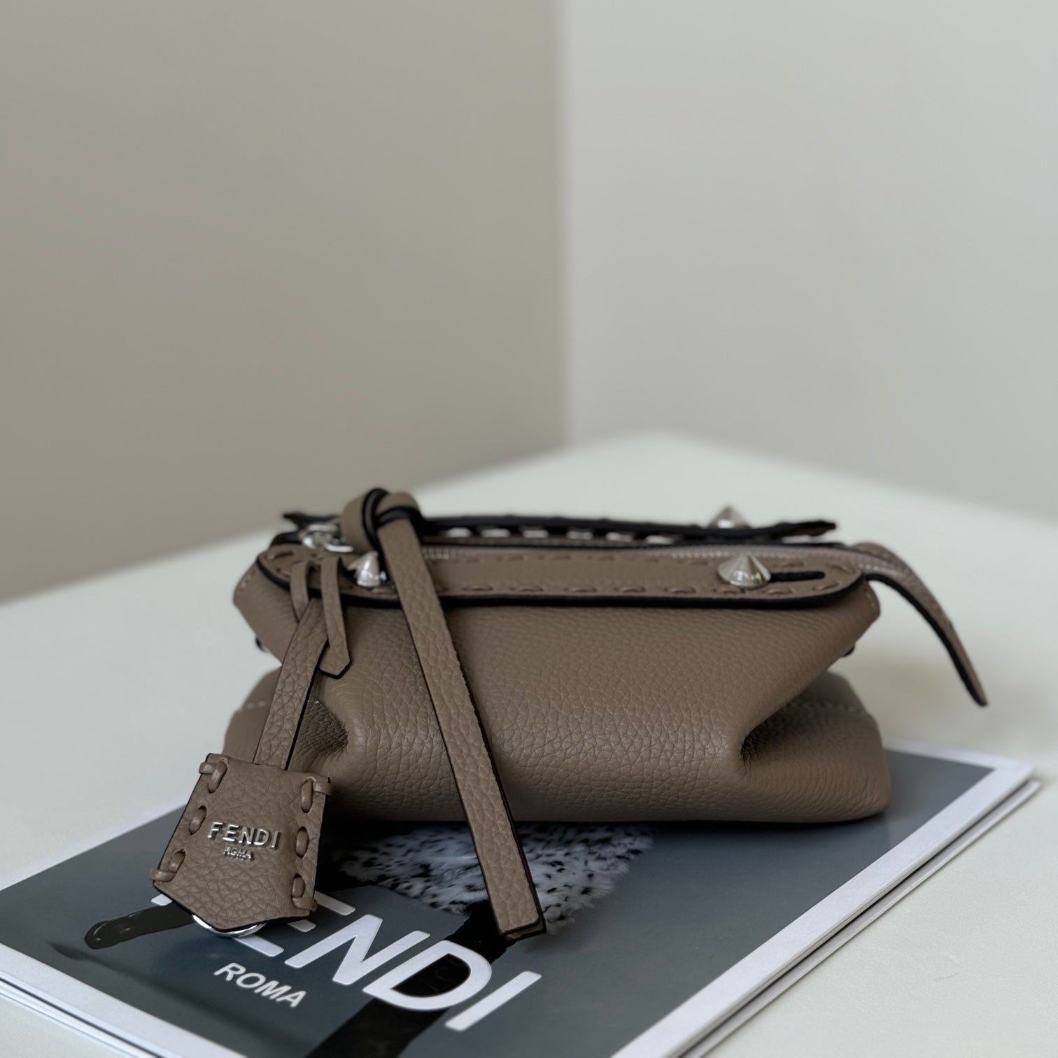 {Style No: VQIODLQ3} BY THE WAY SELLERIA MINI 20 IN MEDIUM BROWN GRAINED CALFSKIN
