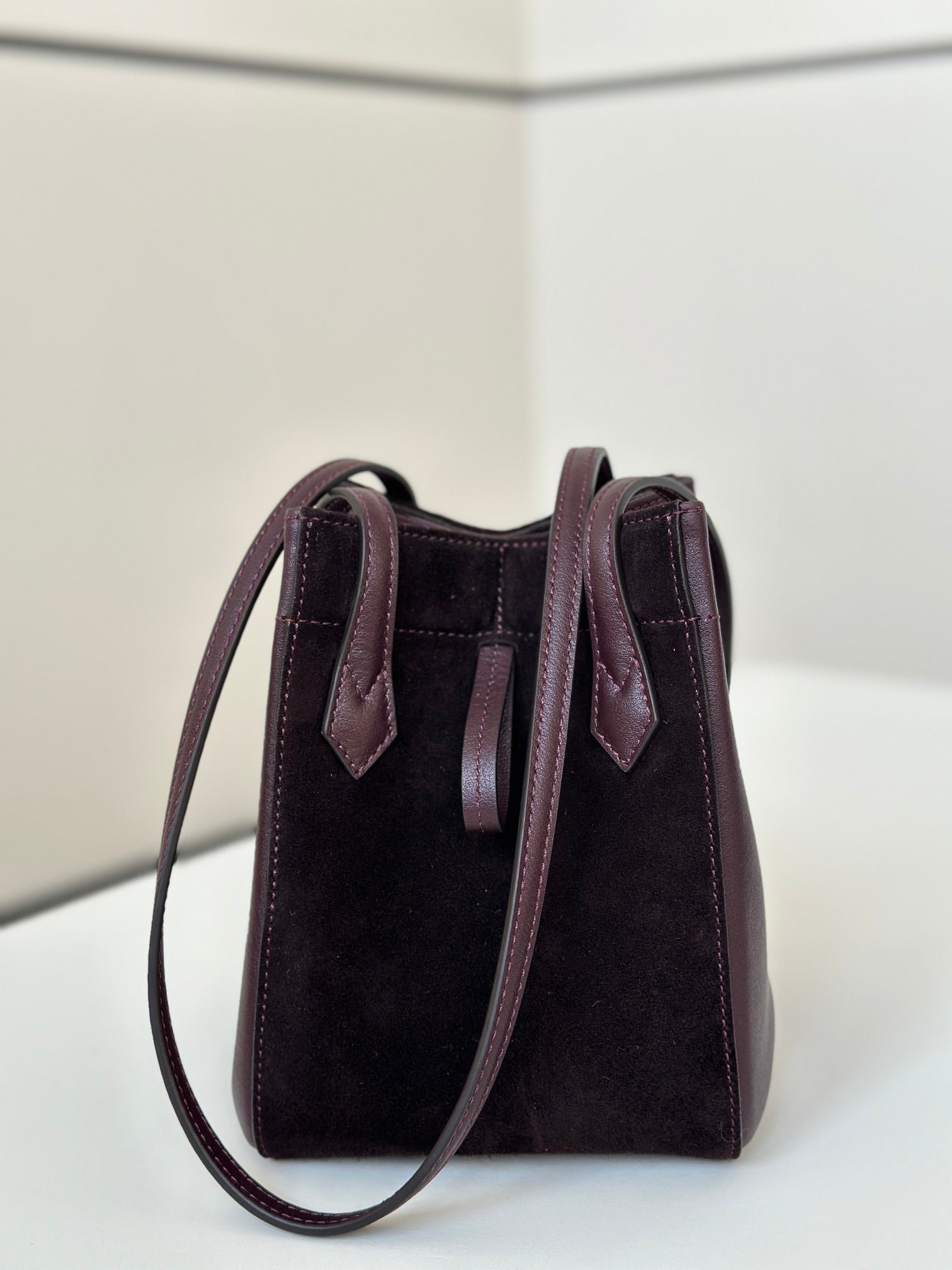 {Style No: L8BKZVAN} ORIGAMI MINI 19 IN WINE RED LAMBSKIN AND SUEDE - Image 9