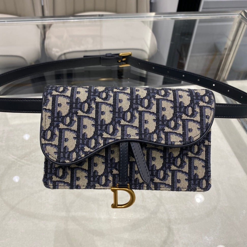 {Style No: VJFSEKH3} CD SADDLE 17CM BELT BEG BLUE OBLIQUE EMBROIDERY