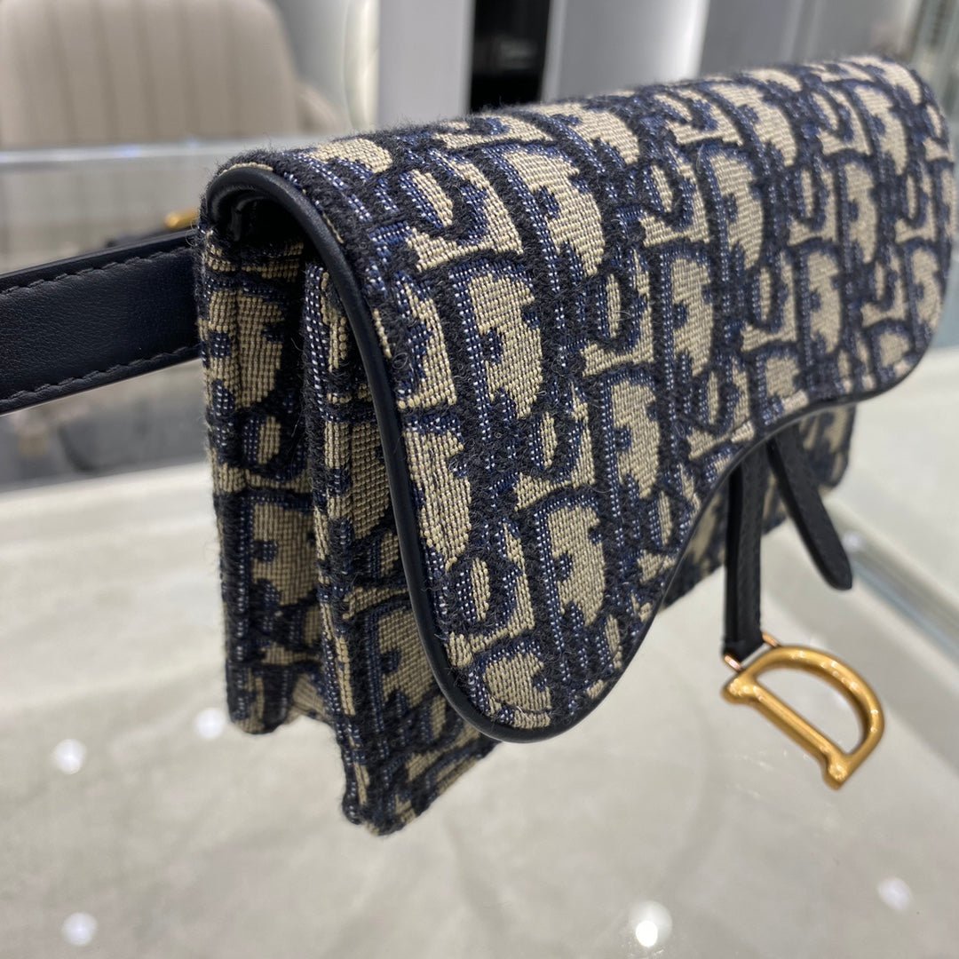 {Style No: VJFSEKH3} CD SADDLE 17CM BELT BEG BLUE OBLIQUE EMBROIDERY - Image 6