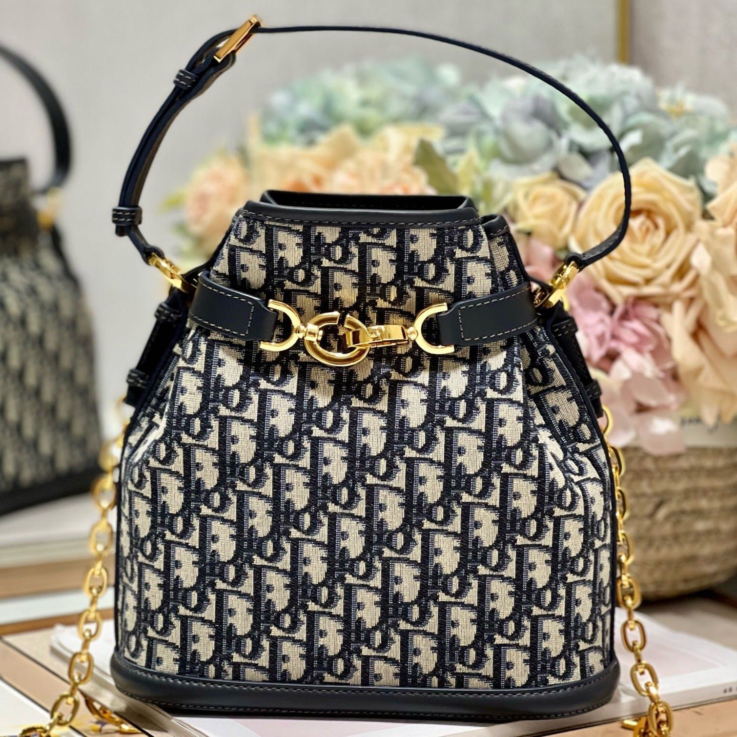 {Style No: B9H2WA79} CEST CD 24CM BLUE OBLIQUE EMBROIDERY