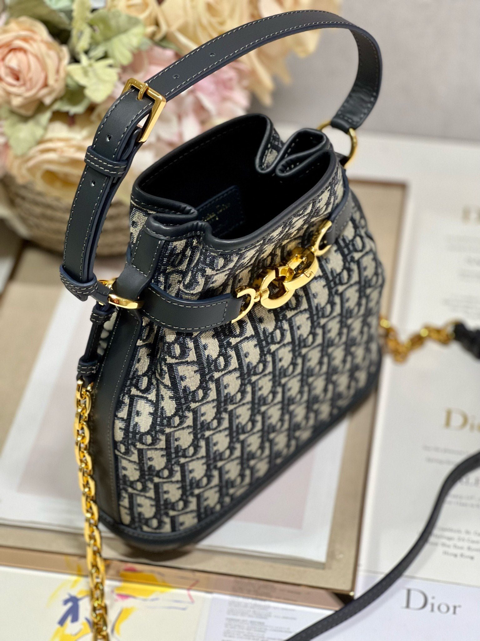 {Style No: B9H2WA79} CEST CD 24CM BLUE OBLIQUE EMBROIDERY - Image 2