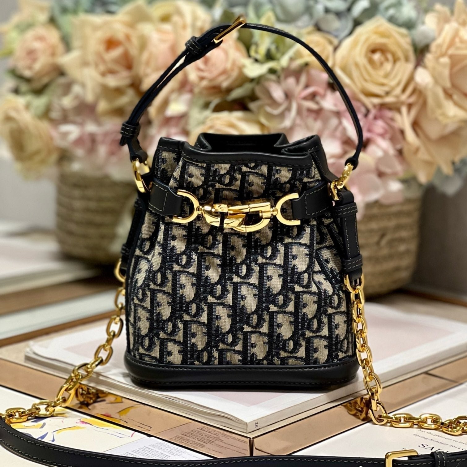 {Style No: FVR913CN} CEST CD 17CM BLUE OBLIQUE EMBROIDERY