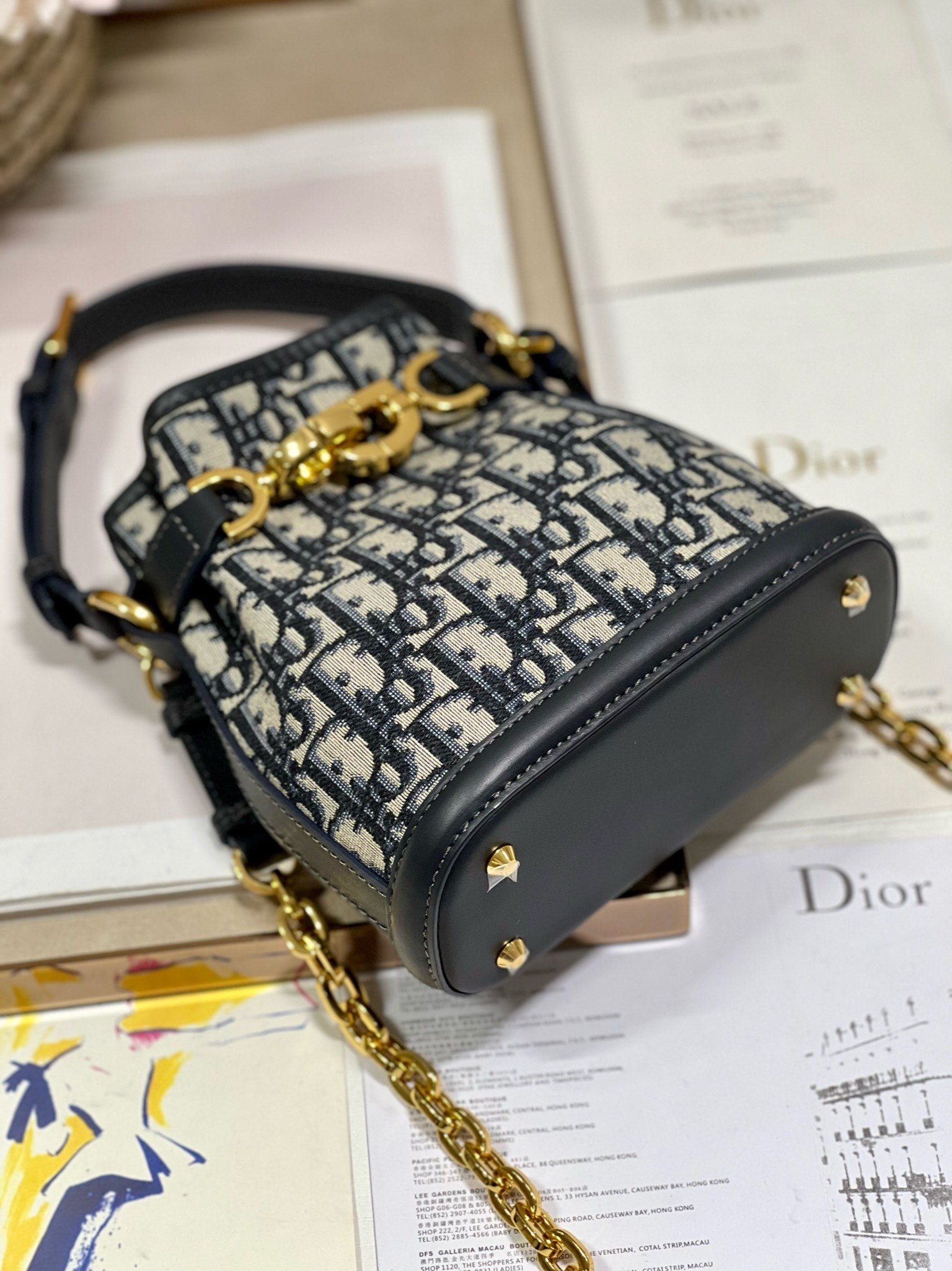 {Style No: FVR913CN} CEST CD 17CM BLUE OBLIQUE EMBROIDERY - Image 7