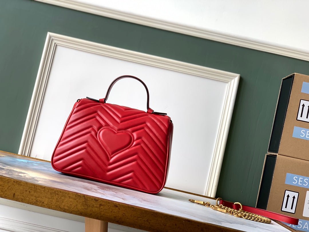{Style No: RIZ7U1Y3} GG Marmont 26.5cm Red Calfskin Gold Hardware - Image 3
