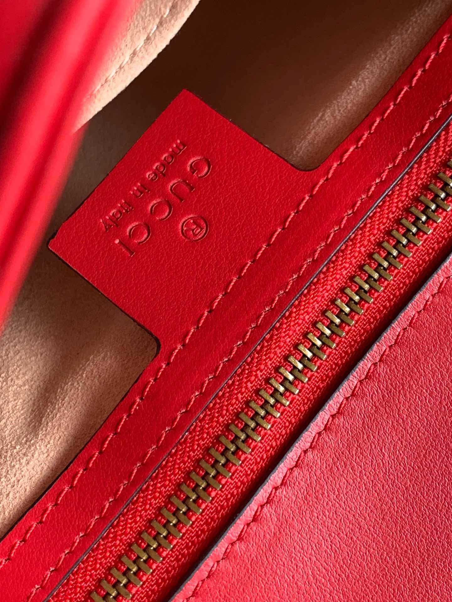 {Style No: RIZ7U1Y3} GG Marmont 26.5cm Red Calfskin Gold Hardware - Image 9