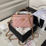 {Style No: FOFRNX9K} CC Vanity Case 17cm Pink Lambskin Gold hardware