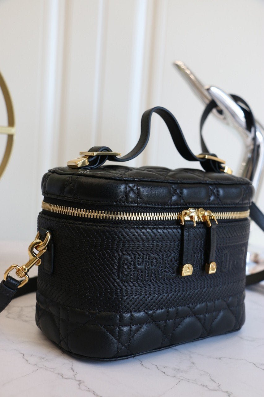 {Style No: 3NFCYGYB} SMALL TRAVEL VANITY CASE BLACK LAMBSKIN - Image 7