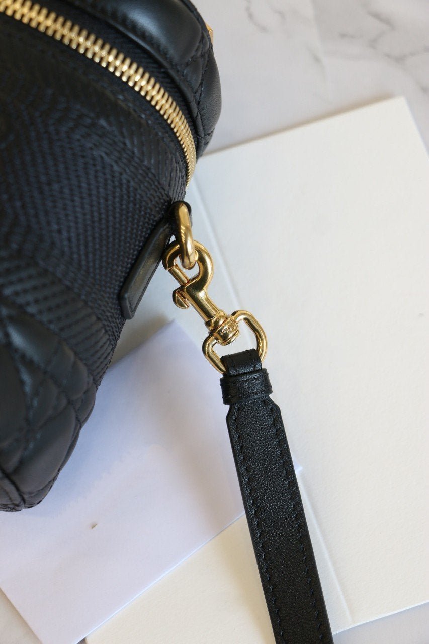 {Style No: 3NFCYGYB} SMALL TRAVEL VANITY CASE BLACK LAMBSKIN - Image 6