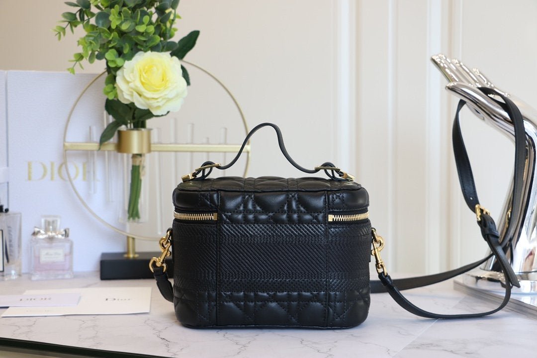 {Style No: 3NFCYGYB} SMALL TRAVEL VANITY CASE BLACK LAMBSKIN - Image 2