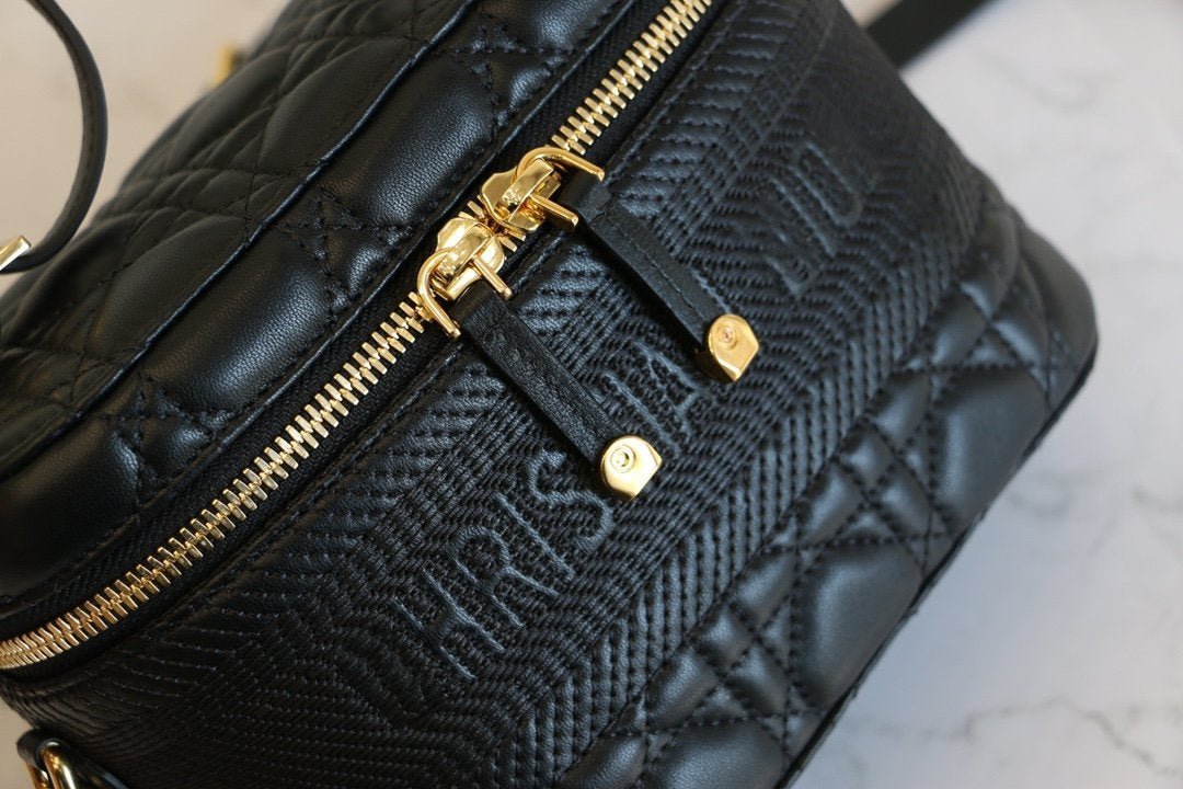 {Style No: 3NFCYGYB} SMALL TRAVEL VANITY CASE BLACK LAMBSKIN - Image 5