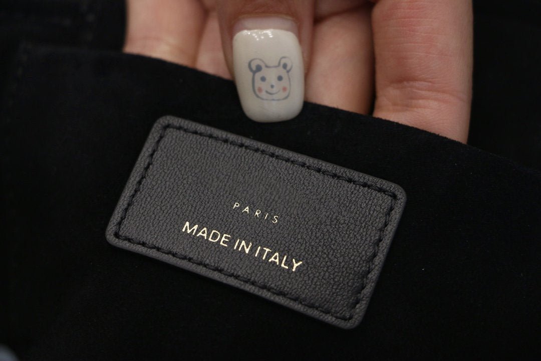 {Style No: 3NFCYGYB} SMALL TRAVEL VANITY CASE BLACK LAMBSKIN - Image 8